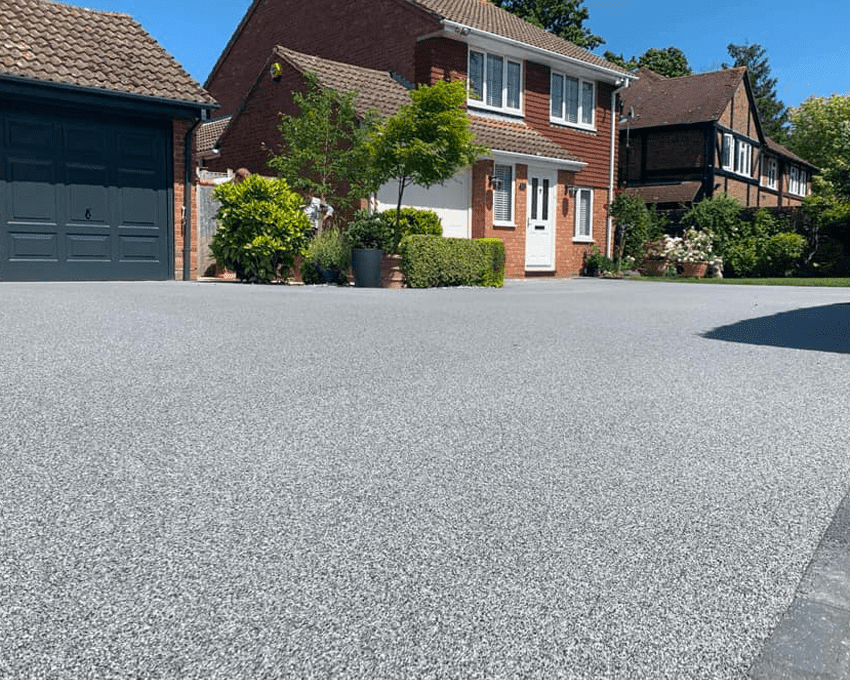 GRAVEL DRIVEWAYS